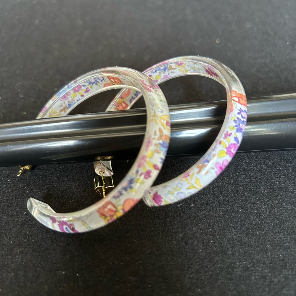 LoveShackFancy, ALISON LOU Jelly Hoops Earrings, Brand New - Picture 5 of 7
